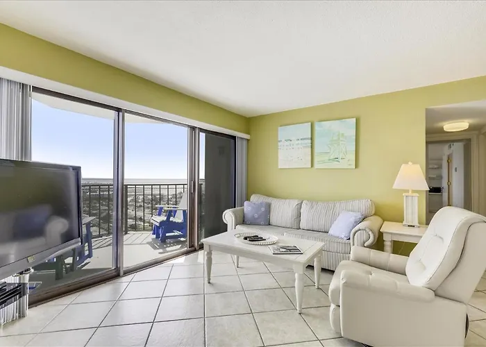 Ocean Front 2 Bedroom With Outdoor Pool!