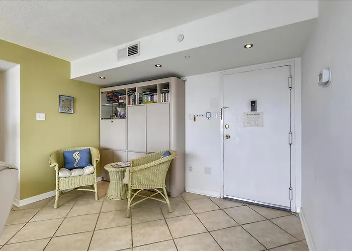 Ocean Front 2 Bedroom With Outdoor Pool! *