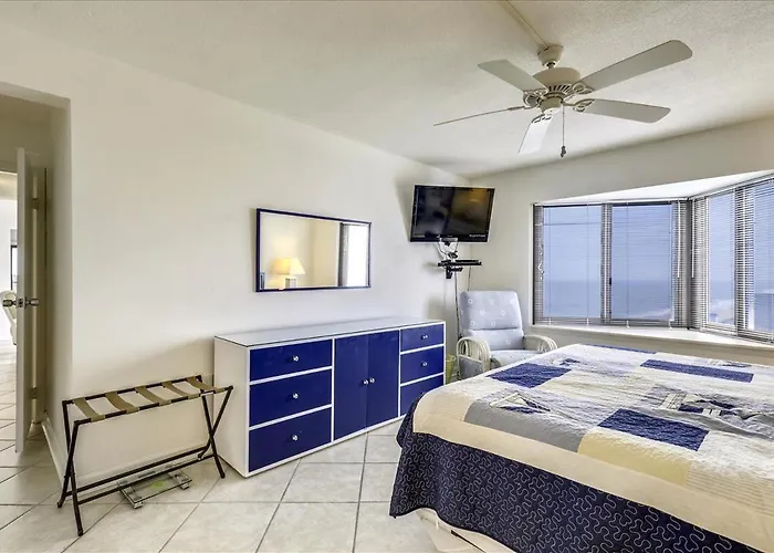 Ocean Front 2 Bedroom With Outdoor Pool! Ferienhaus