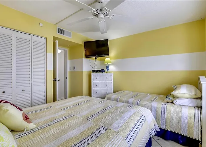 Ocean Front 2 Bedroom With Outdoor Pool! Ferienhaus
