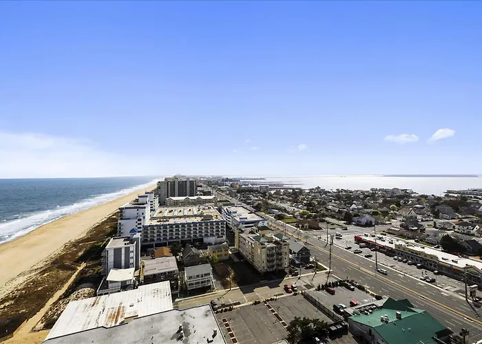 Ocean Front 2 Bedroom With Outdoor Pool! *